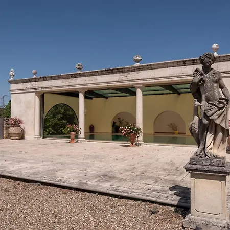 Üdülőközpont Nemora Castello di Montalto